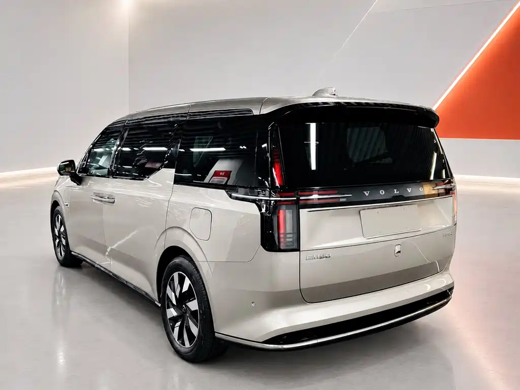 Volvo EM90 — миниатюра 4