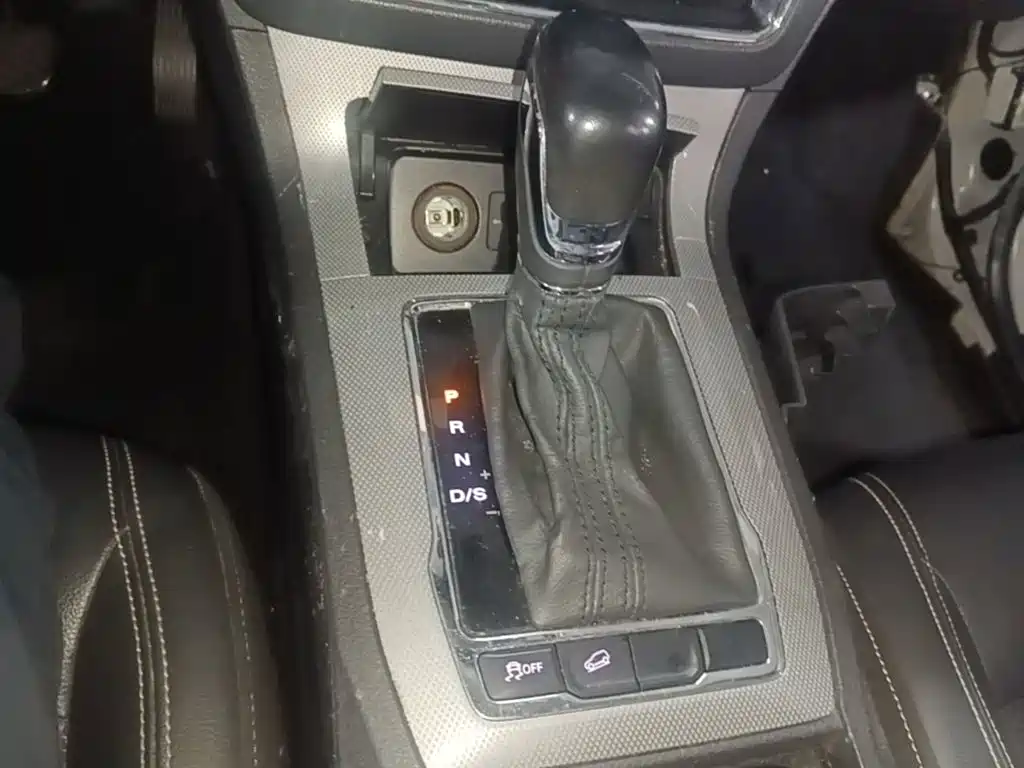 Roewe RX5 — миниатюра 14