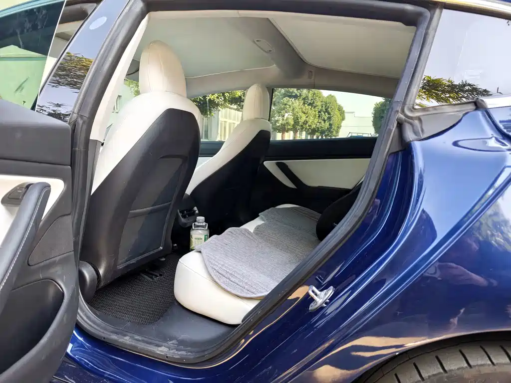 Tesla Model 3 — миниатюра 9