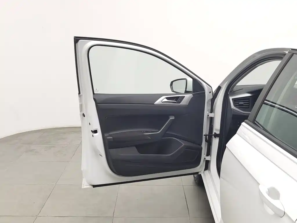 Volkswagen Polo — миниатюра 8