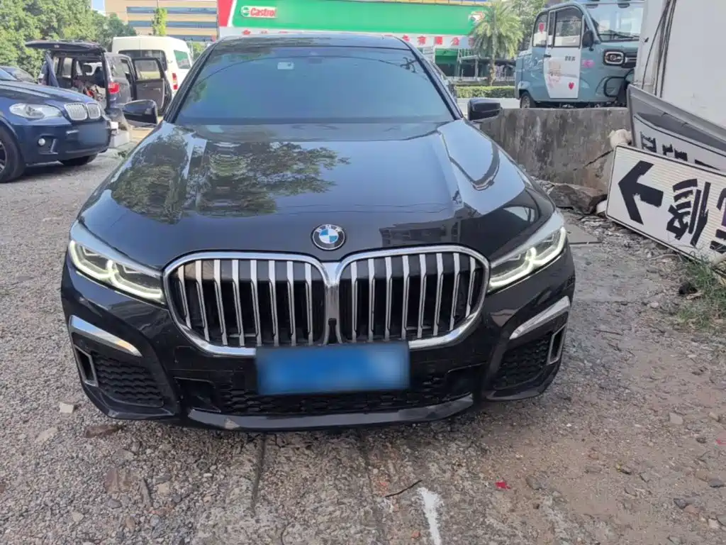 BMW 7 Series — миниатюра 3