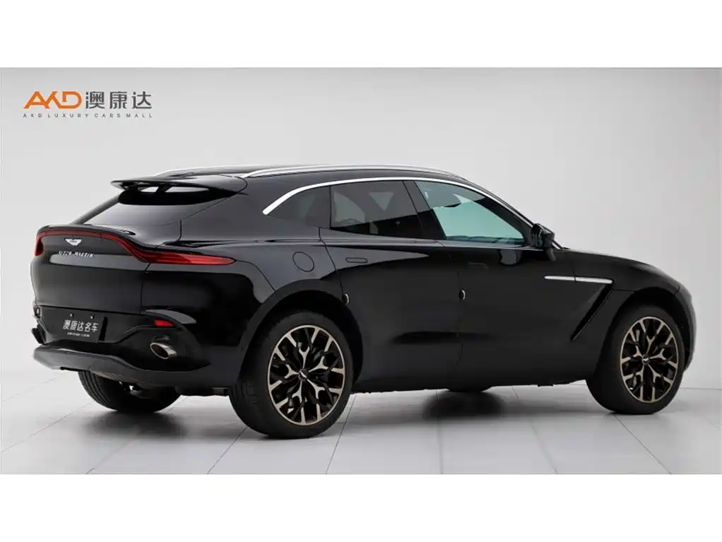 ASTON MARTIN DBX