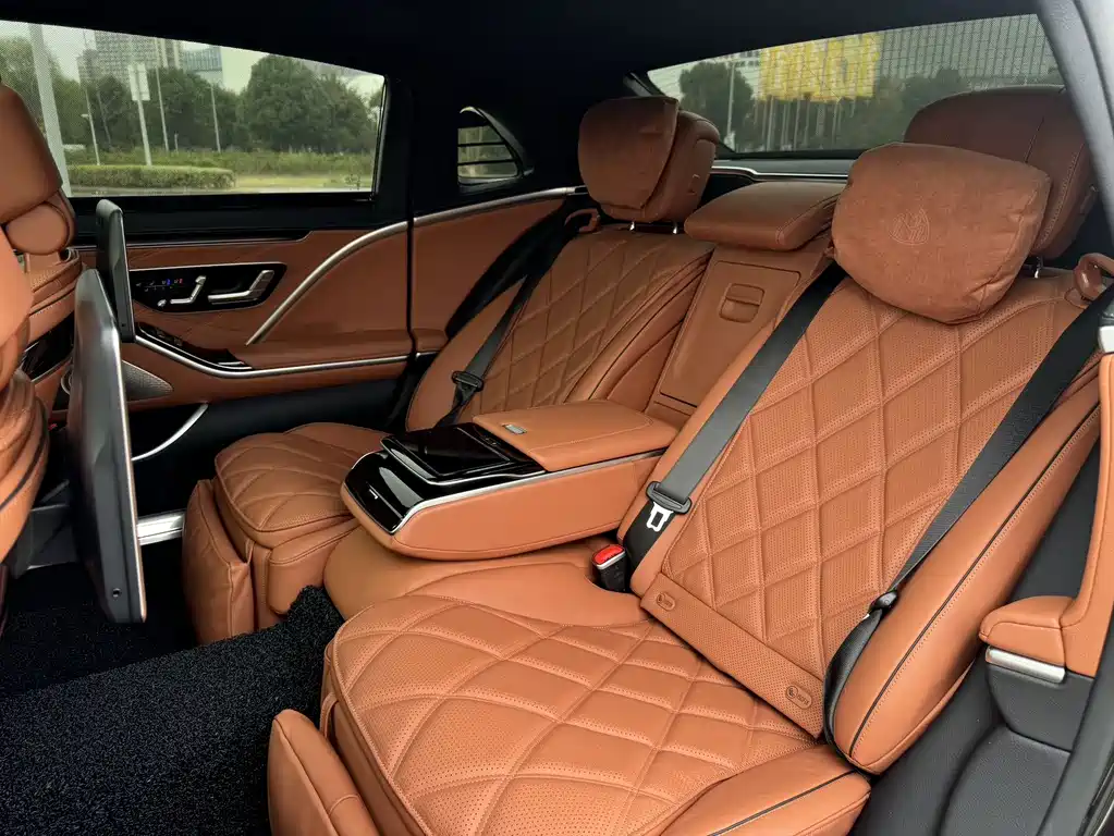 Mercedes-Benz S-Class — миниатюра 11