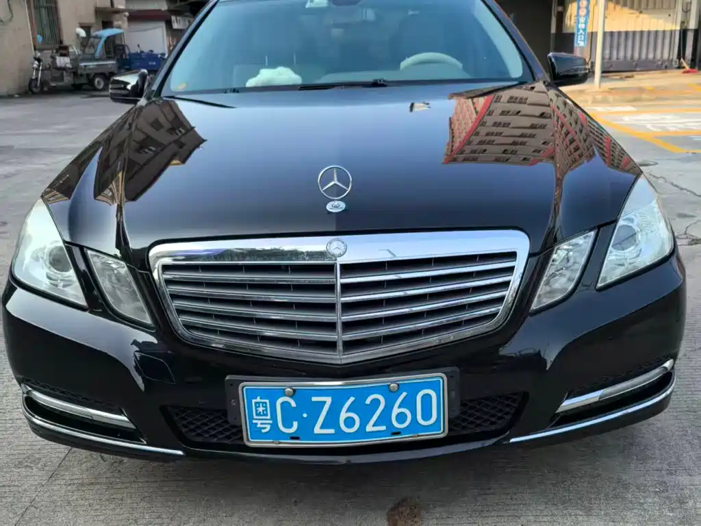 Mercedes-Benz E-Class — миниатюра 3