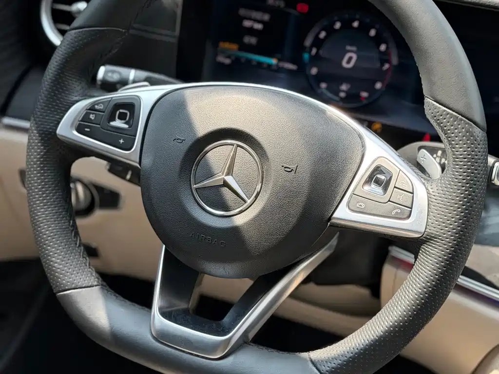 Mercedes-Benz E-Class — миниатюра 8