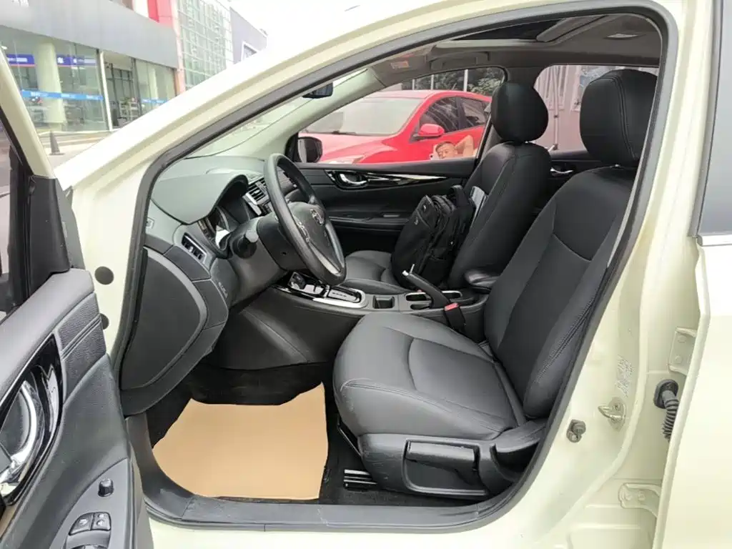 Nissan Tiida — миниатюра 15