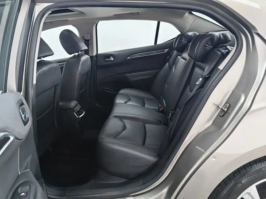 Citroen C4L — миниатюра 15