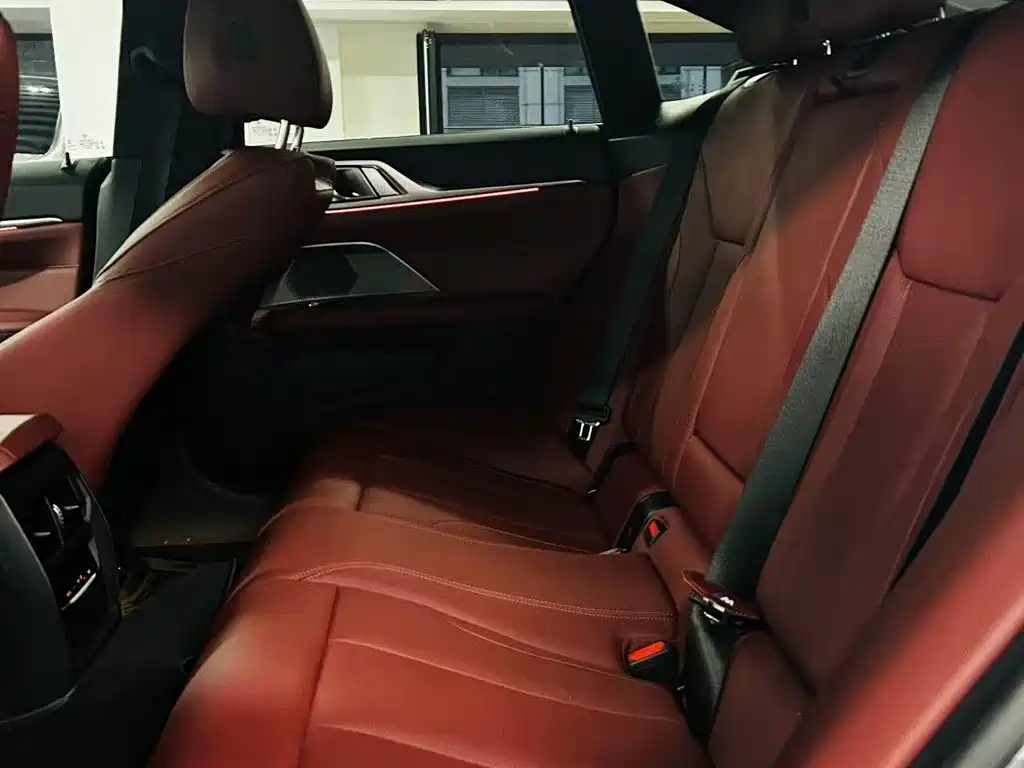 BMW i4 — миниатюра 9