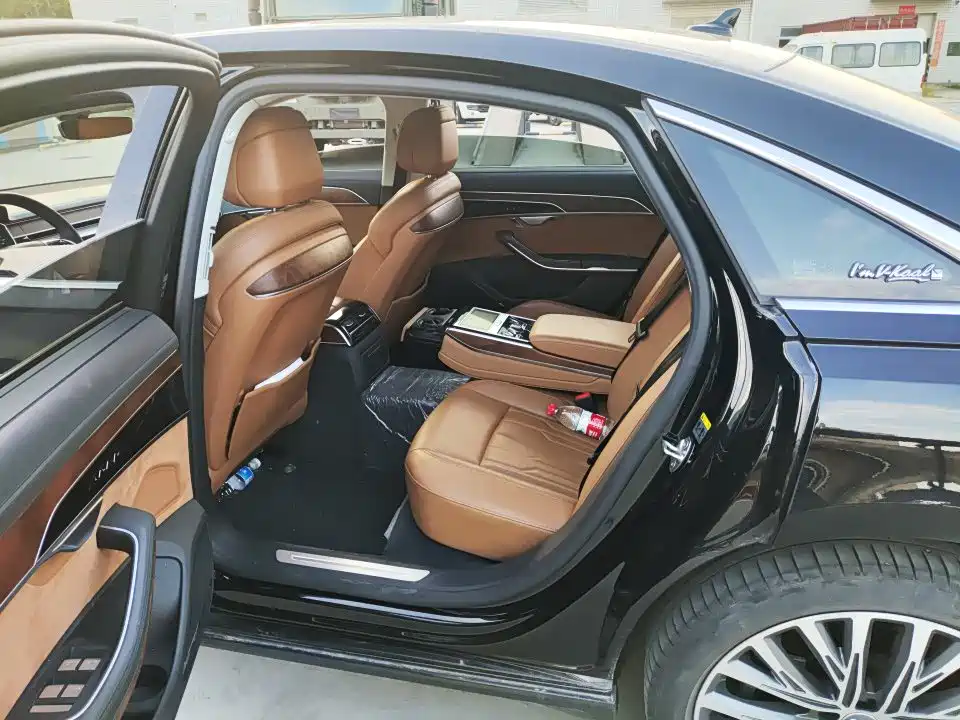 Audi A8 — миниатюра 6