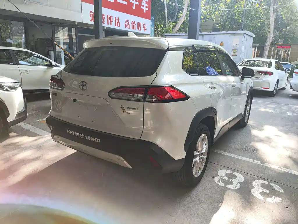Toyota Corolla Cross — миниатюра 15