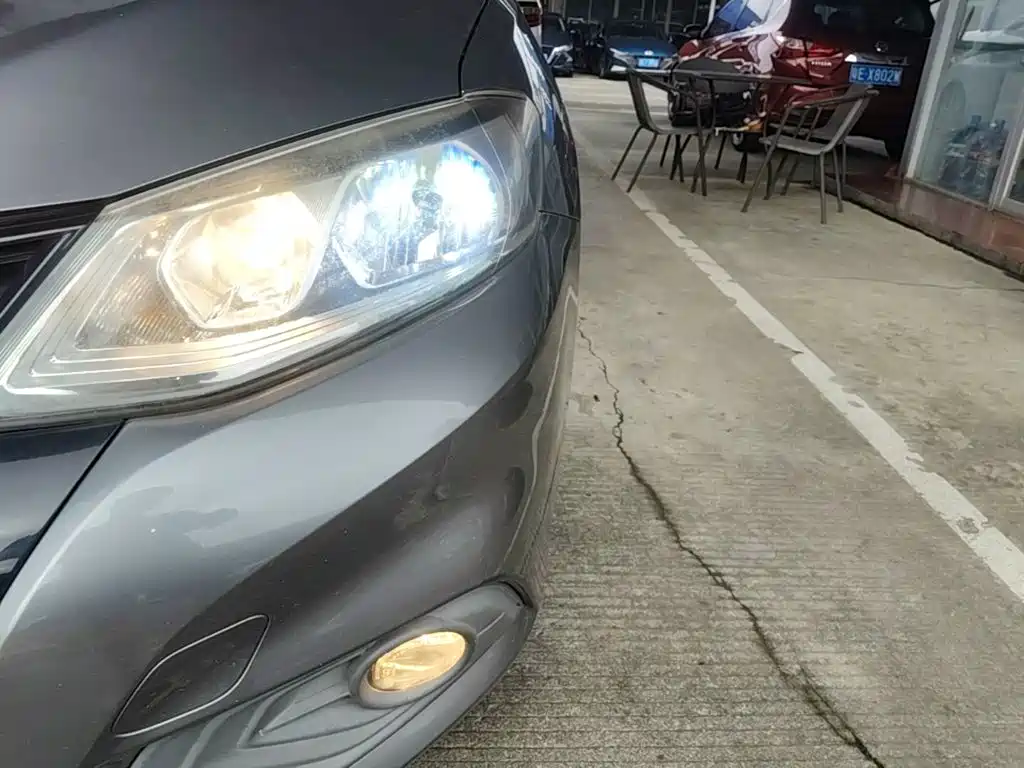 Nissan Tiida — миниатюра 24
