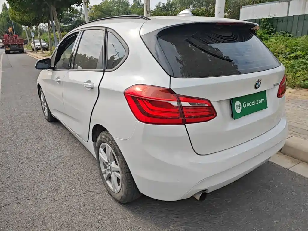 BMW 2 Series Active Tourer — миниатюра 5