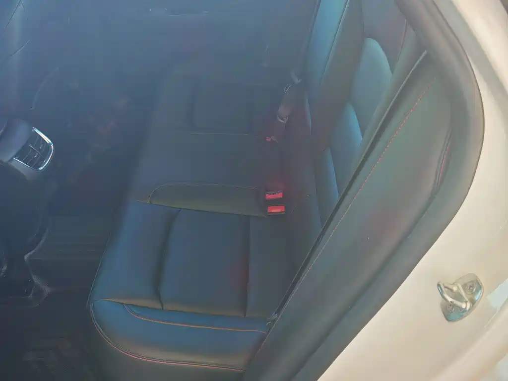 Chevrolet Malibu XL — миниатюра 15