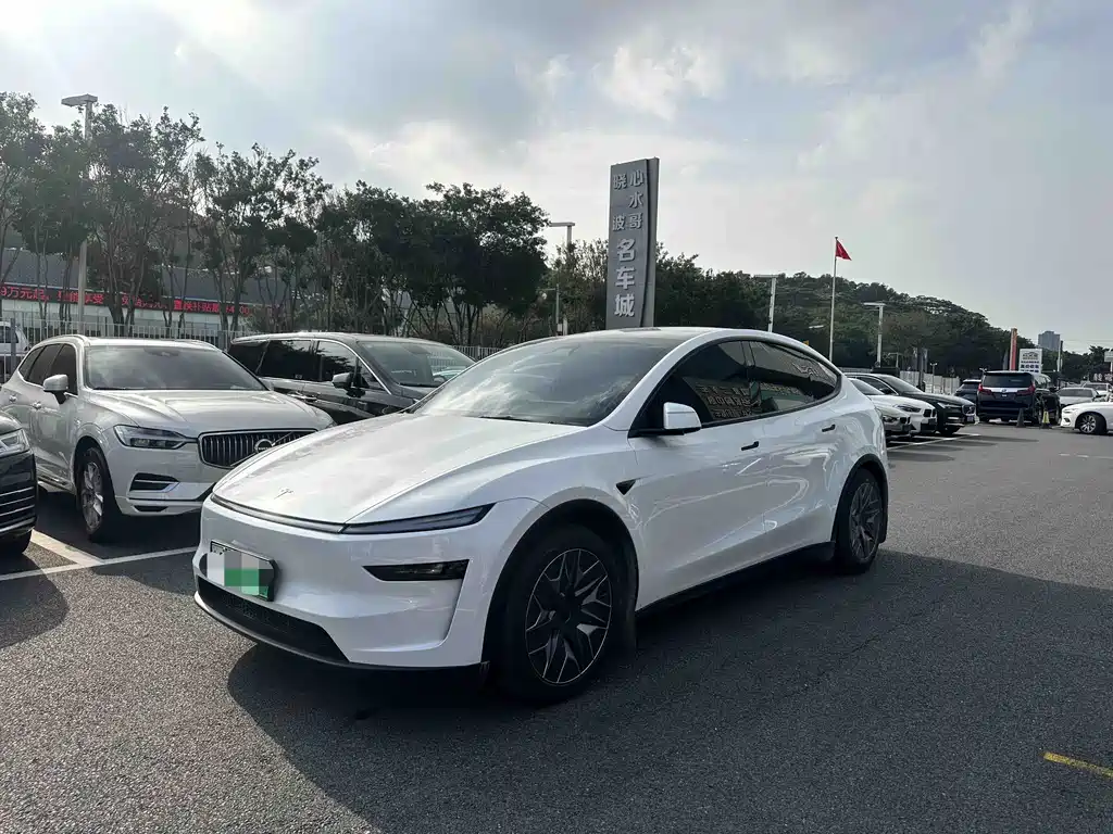 Tesla Model Y L 2025