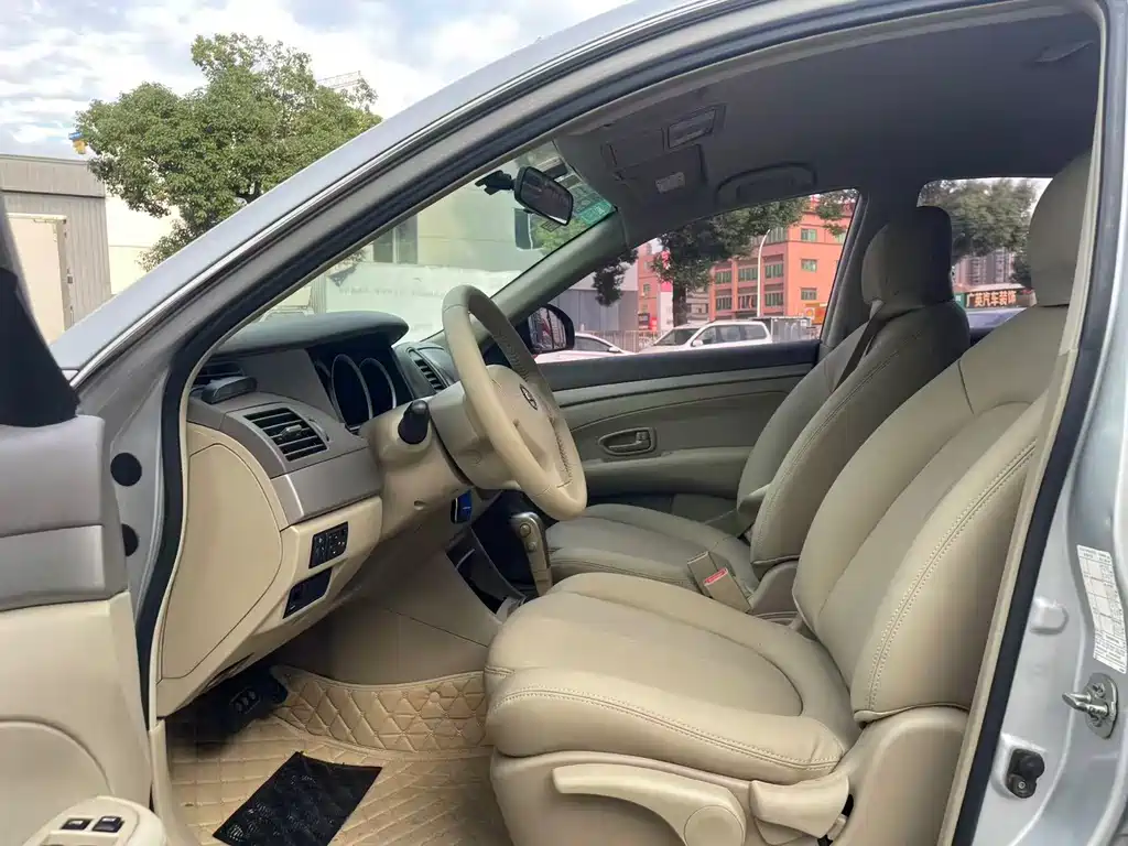 Nissan Sylphy 2016 1.6XE AT Comfort