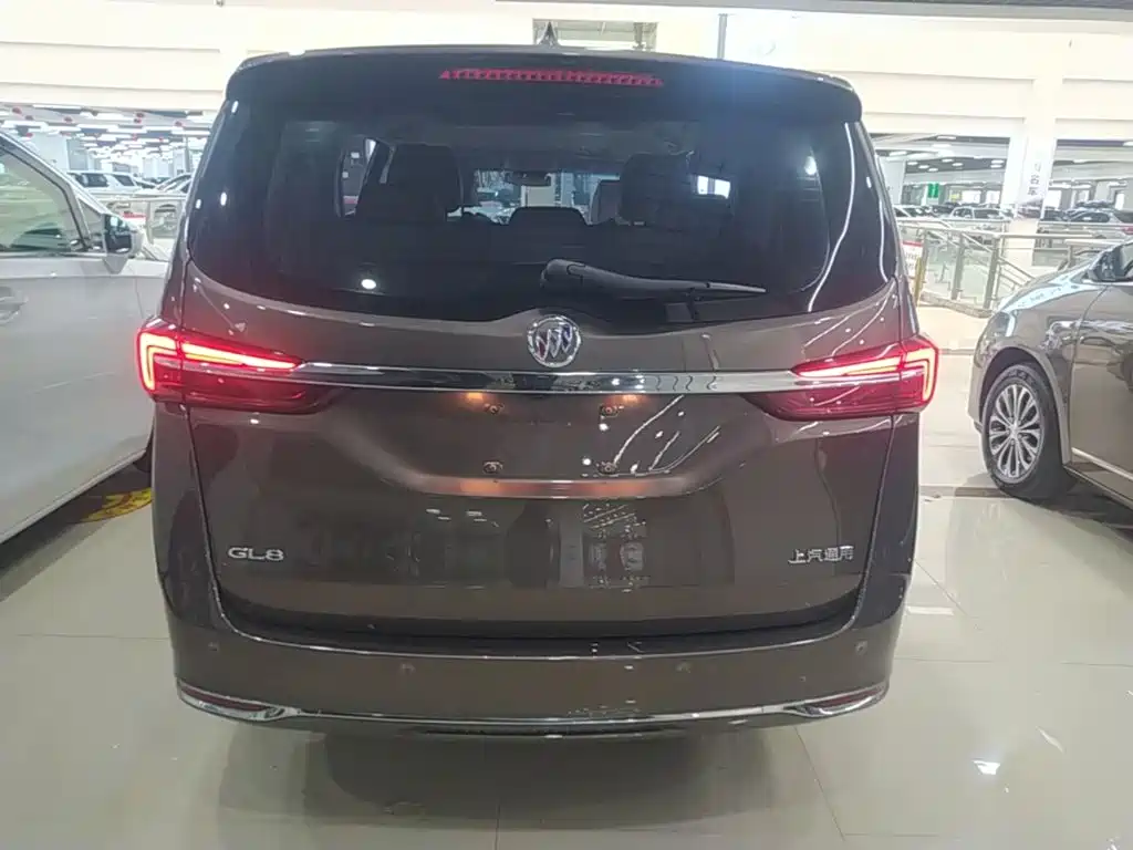 Buick GL8 — миниатюра 6