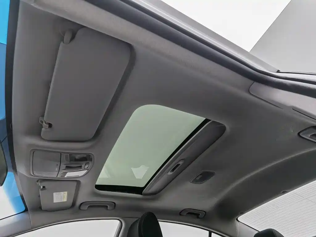Hyundai Elantra — миниатюра 14