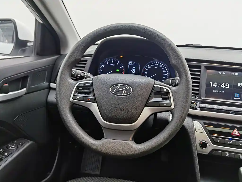 Hyundai Elantra — миниатюра 11