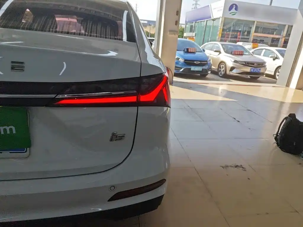 Roewe i5 — миниатюра 8