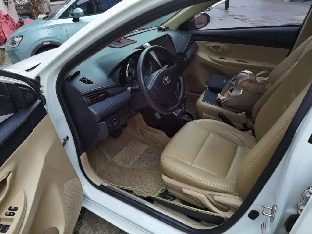 Toyota Yaris L — миниатюра 17