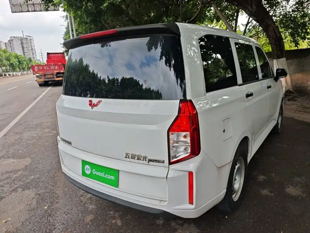 Wuling Hongguang PLUS — миниатюра 7