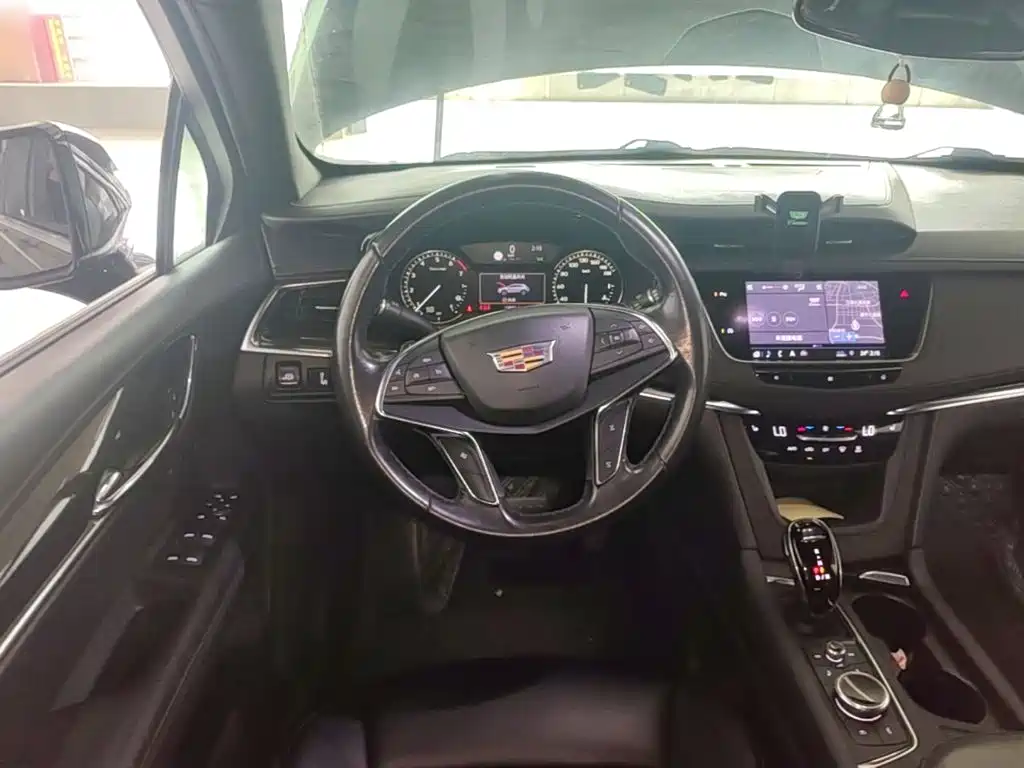 Cadillac XT5 — миниатюра 11