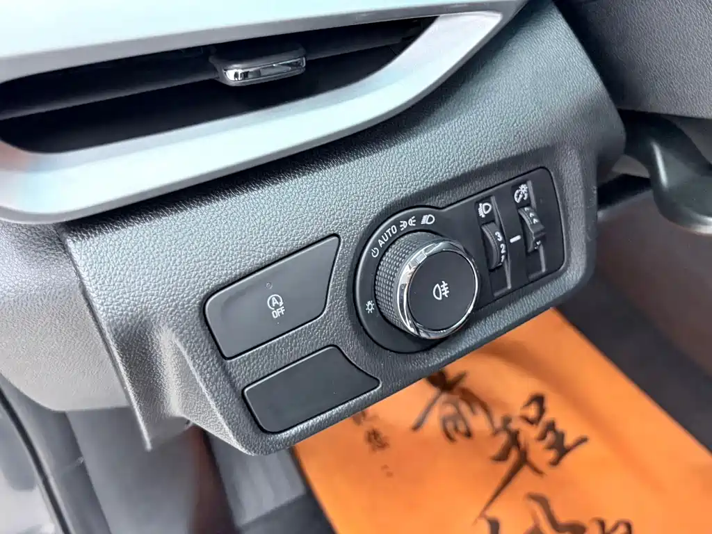 Chevrolet Volando — миниатюра 9
