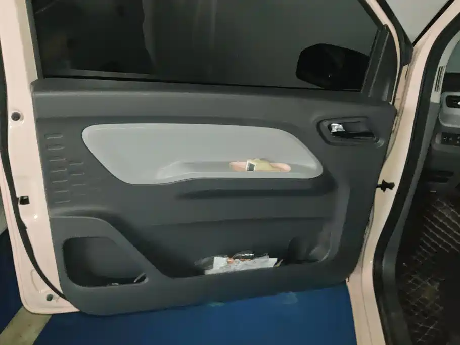 Wuling MINIEV — миниатюра 7