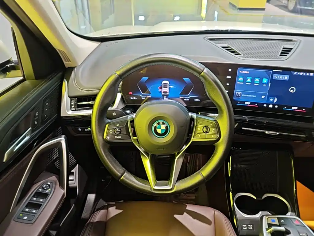 BMW iX1 — миниатюра 11