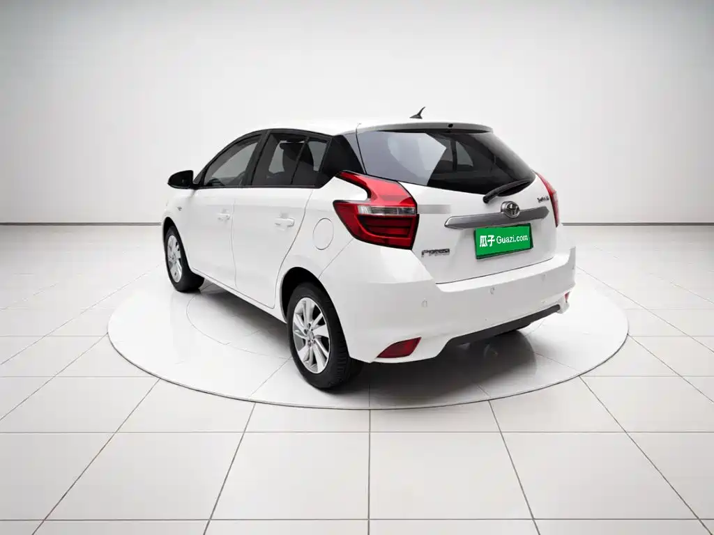 Toyota Yaris L — миниатюра 4