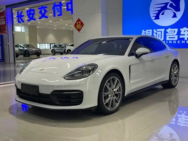 PORSCHE PANAMERA 2022