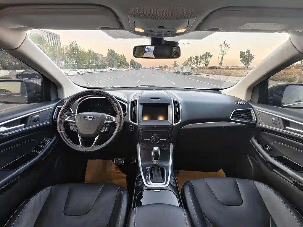 Ford Edge — миниатюра 5