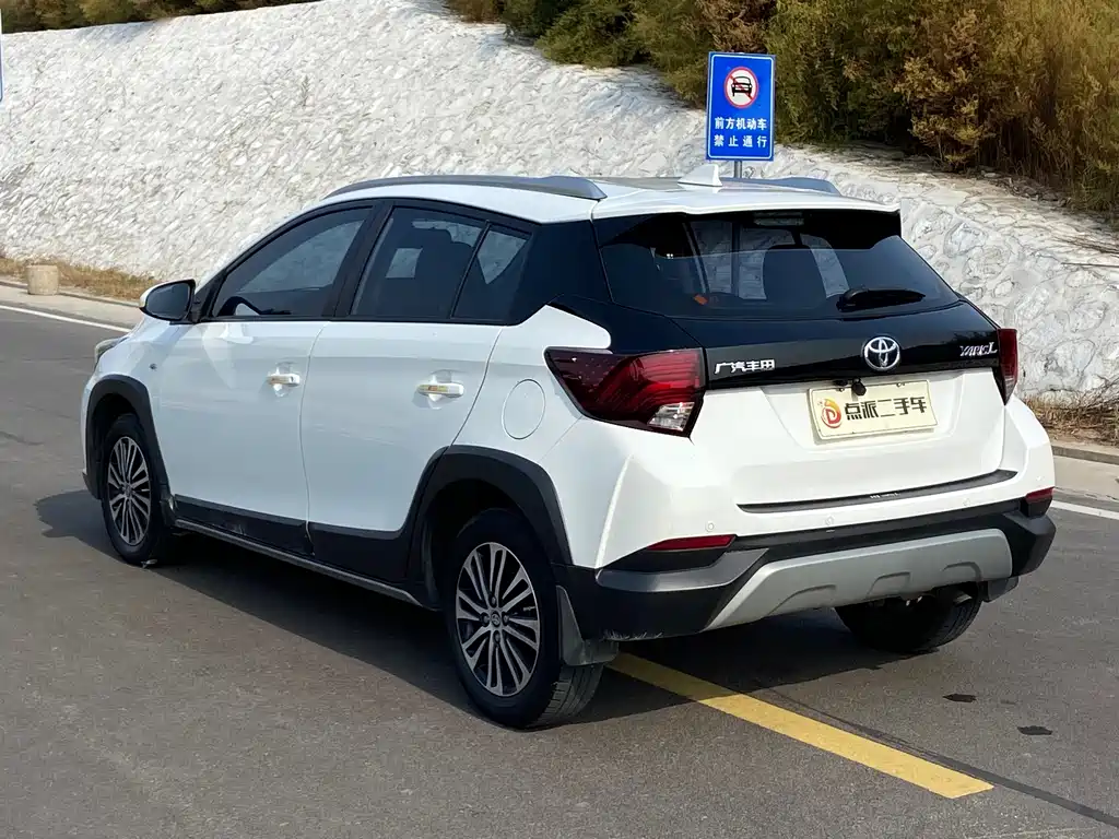 Toyota Yaris L — миниатюра 6
