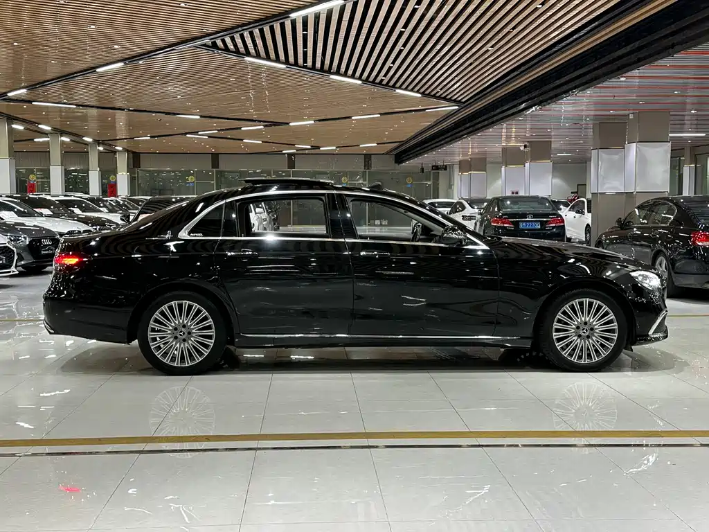 Mercedes-Benz E-Class — миниатюра 15