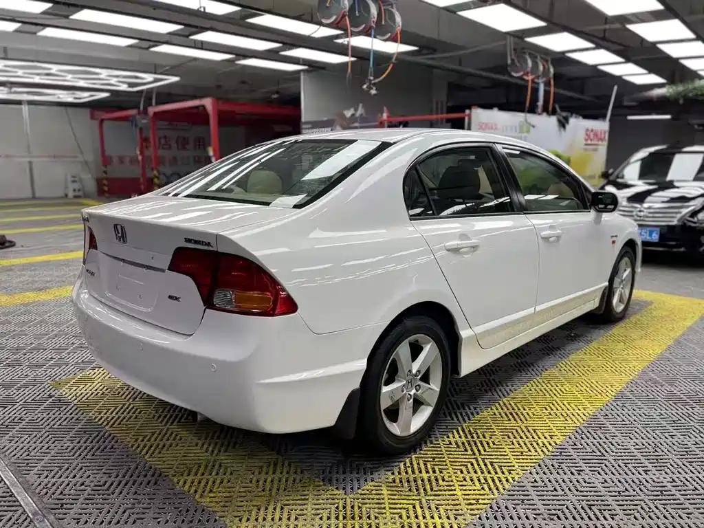 Honda Civic — миниатюра 9