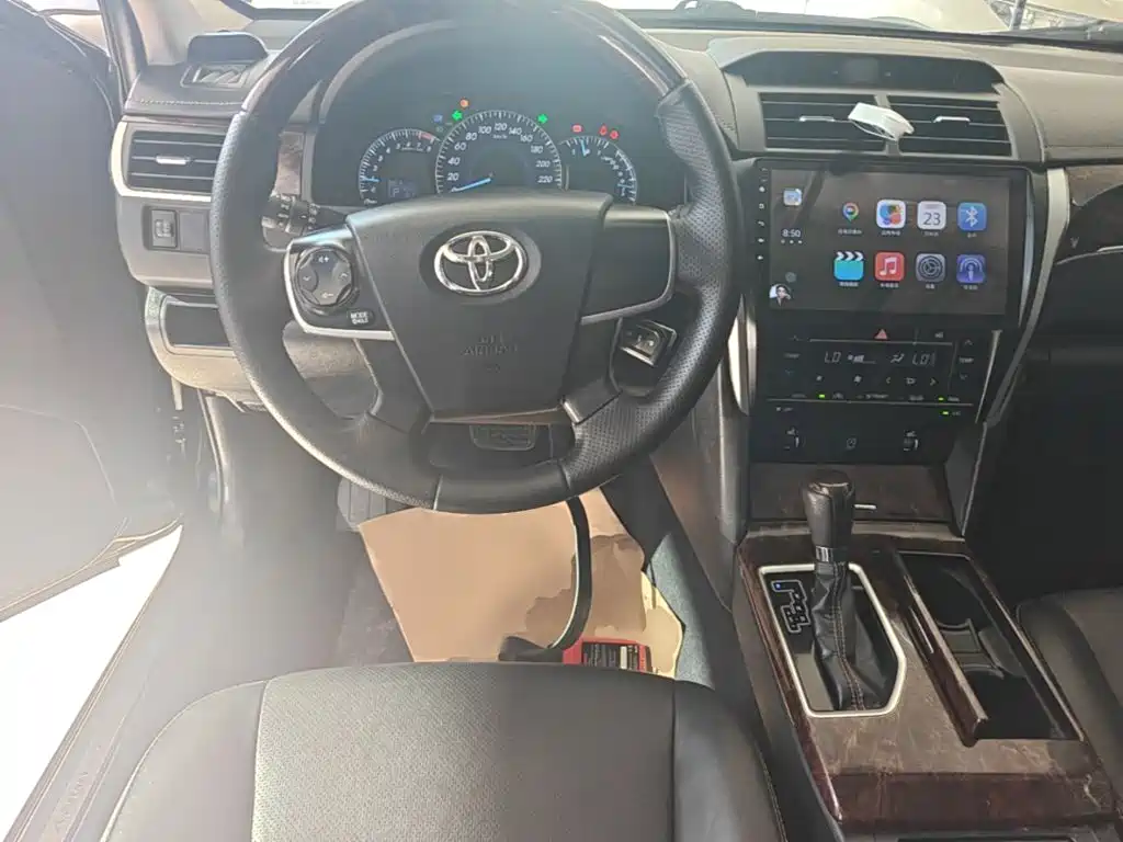 Toyota Camry — миниатюра 11