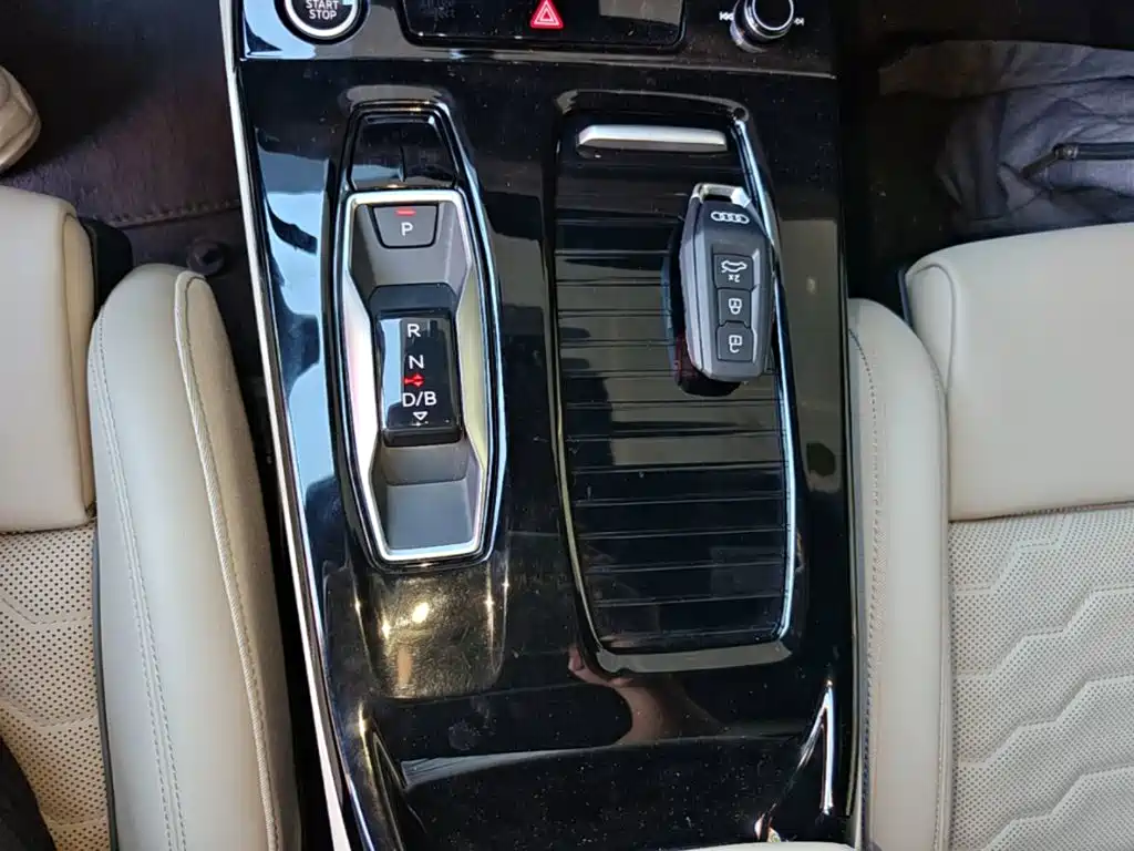 Audi AudiQ6L e-tron — миниатюра 14