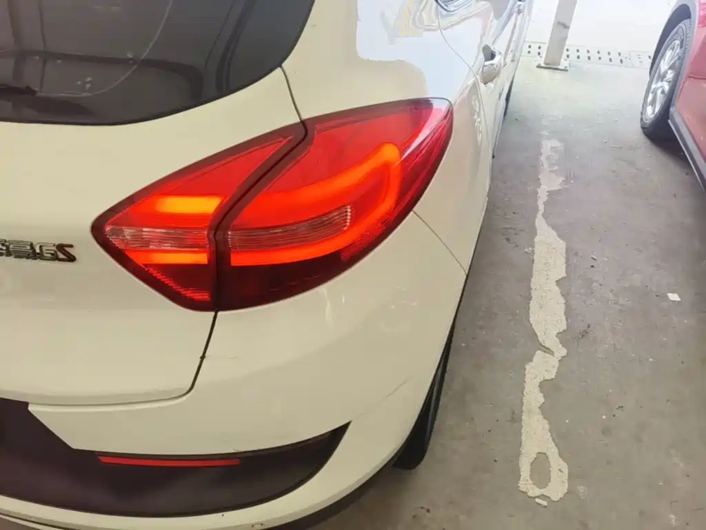 Geely Emgrand GS — миниатюра 8