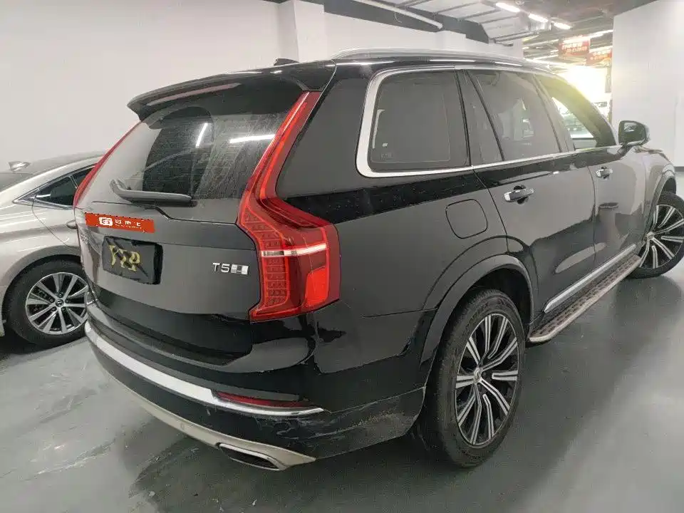 Volvo XC90 — миниатюра 9