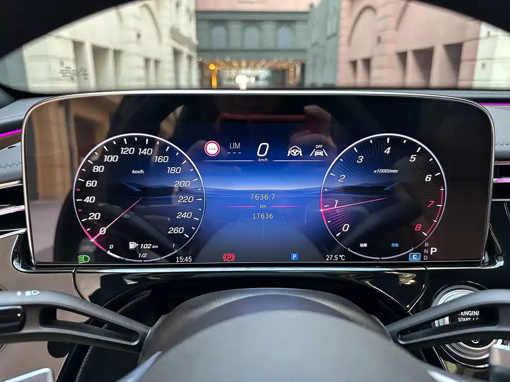 Mercedes-Benz E-Class — миниатюра 12