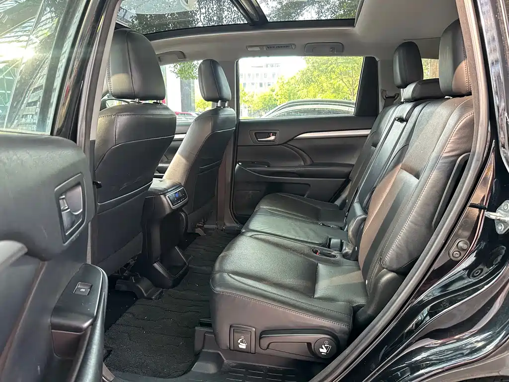 Toyota Highlander — миниатюра 5
