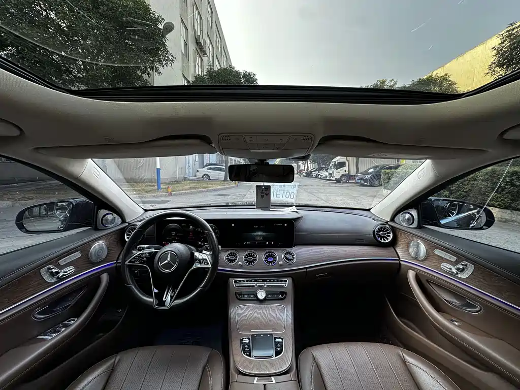 Mercedes-Benz E-Class — миниатюра 3