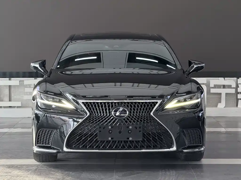 Lexus LS — миниатюра 2