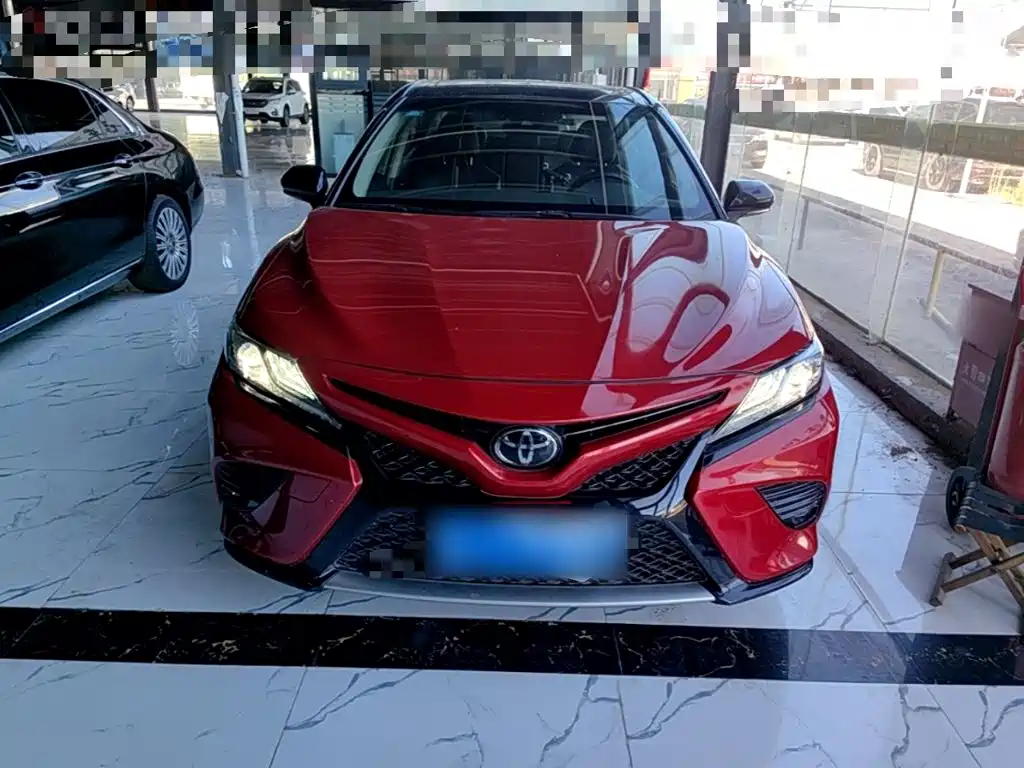 Toyota Camry — миниатюра 3