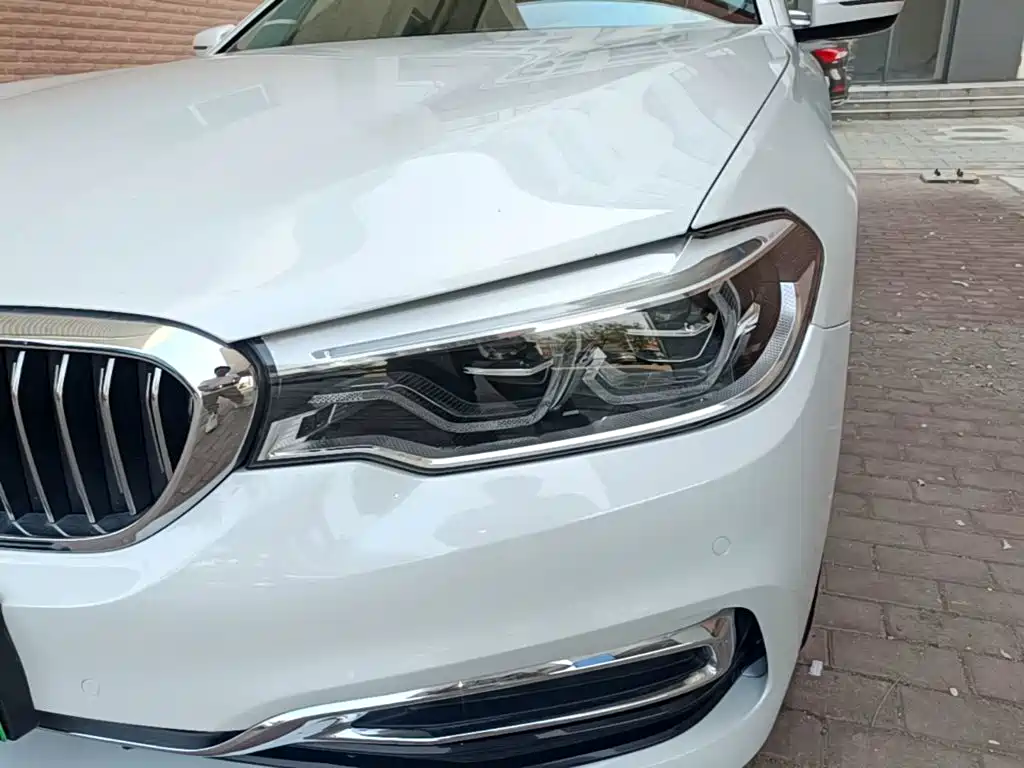 BMW 5 Series New Energy — миниатюра 24