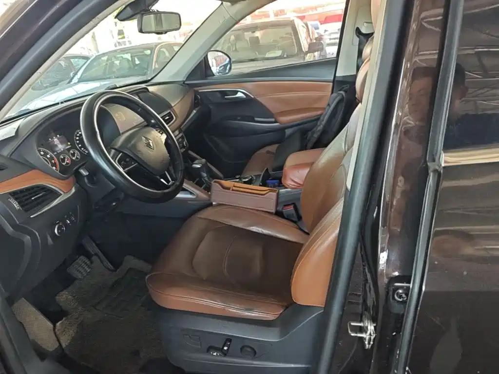 Borgward BX7 — миниатюра 15