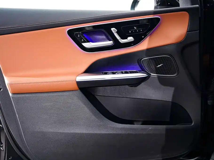 Mercedes-Benz GLC — миниатюра 17