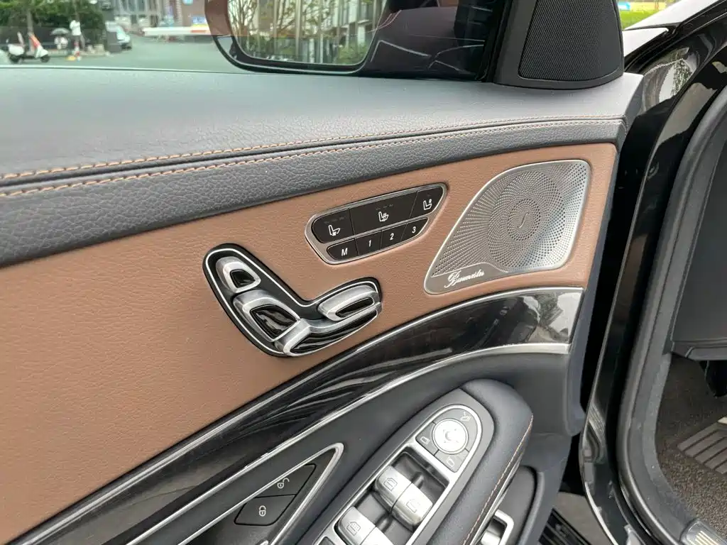 Mercedes-Benz S-Class — миниатюра 11