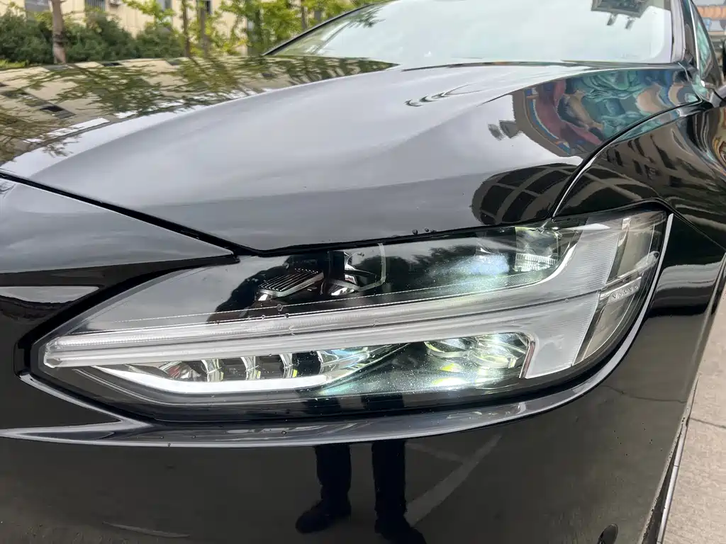 Volvo S90 — миниатюра 15