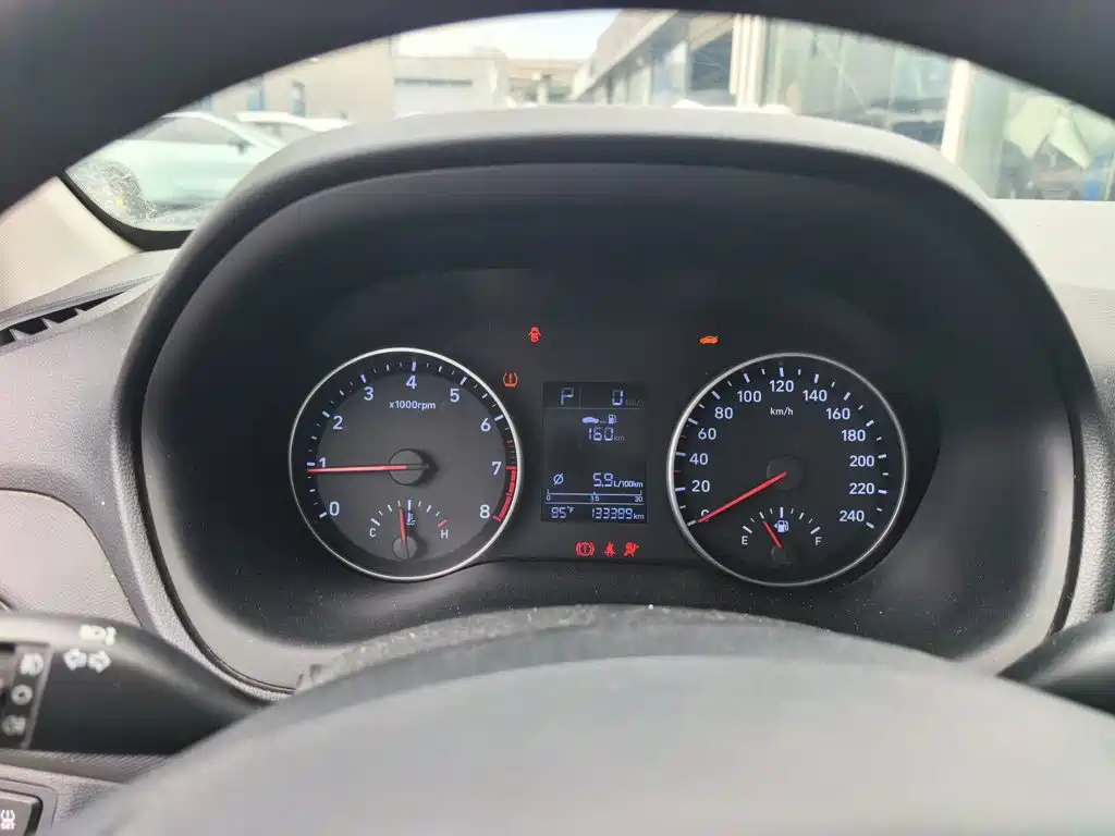 Hyundai Elantra — миниатюра 7
